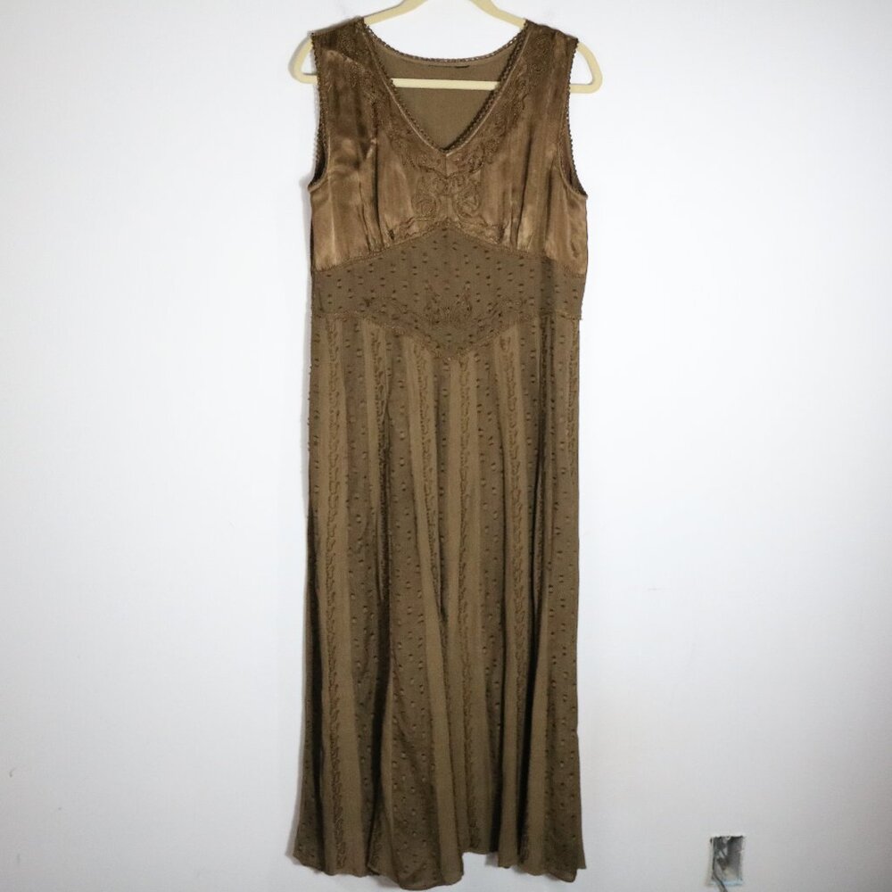 Vintage Brown Maxi Dress with Textured Detail